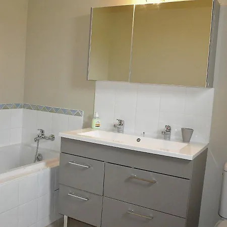 Quaint In With Private Terrace וילה Bourrouillan